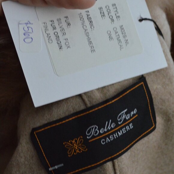 NWT $560 Belle Fare Oatmeal Tan Brown Fox Fur Trim Cape - Picture 6 of 6